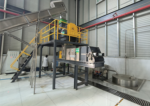 鮮姜破碎榨汁設備現(xiàn)場